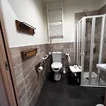 La Taverna Del Metallo Inn *