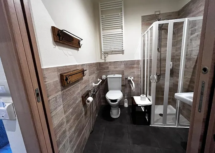 La Taverna Del Metallo Inn *