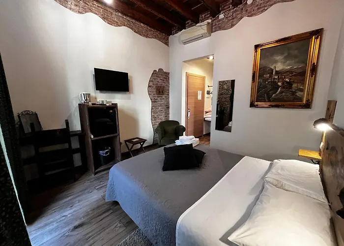 La Taverna Del Metallo Inn La Spezia