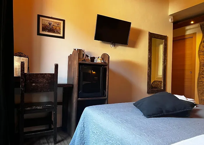 La Taverna Del Metallo Inn